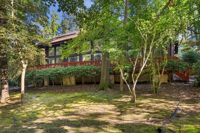 Foto del edificio - Amazing 4 bedroom 3.5 bath home in the hea...