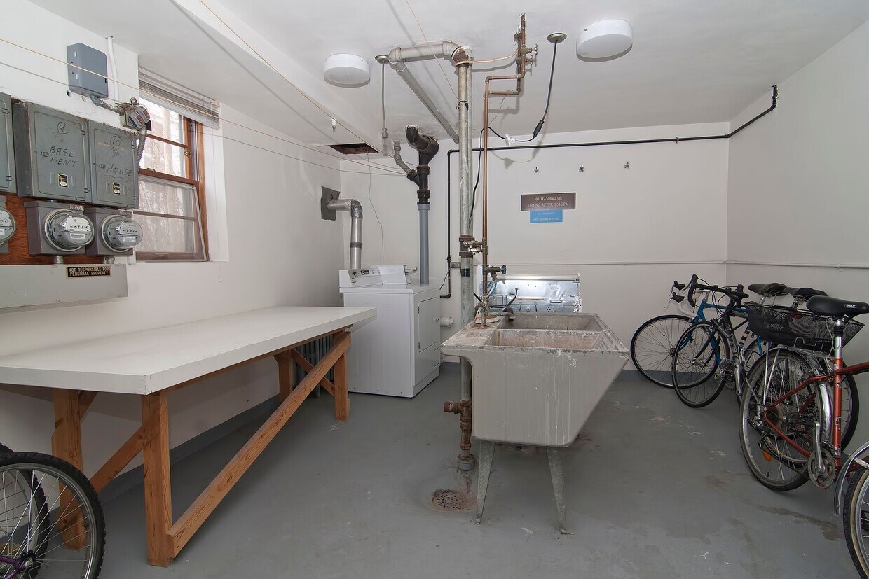 Foto del edificio - 3523 Grand