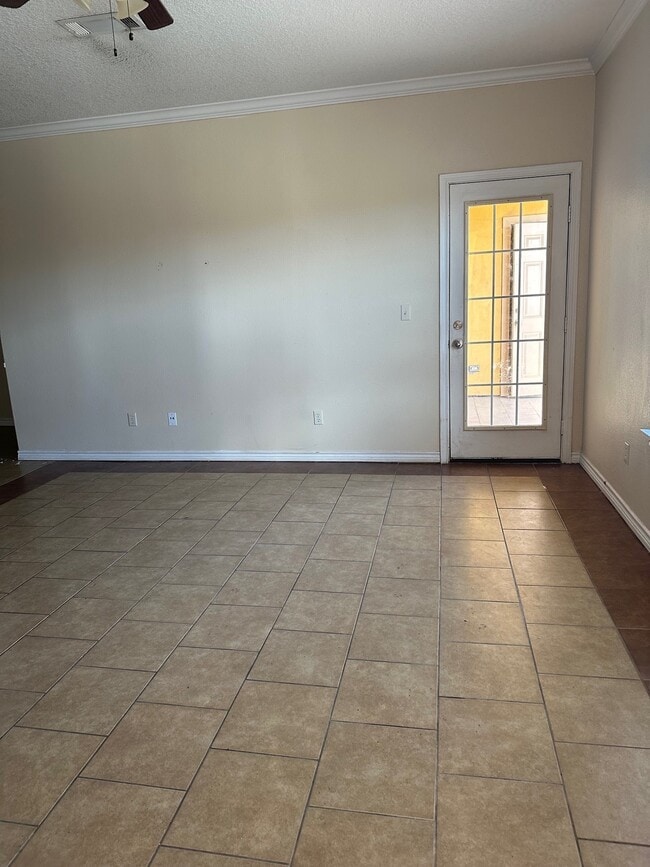 Building Photo - 107 Oak Park Dr