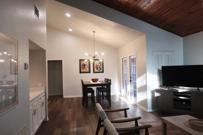 Foto del edificio - 15218 Bent Moss St