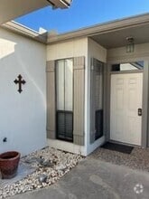Building Photo - 2015 Balmoral Dr
