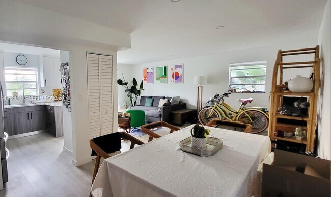 Foto del edificio - 1605 Meridian Ave