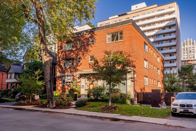 Photo de l'intérieur - Golden Triangle Apartments