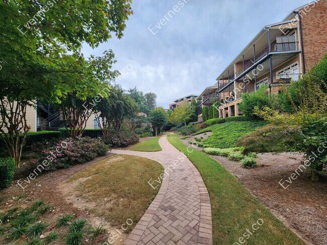 Foto del edificio - 312 Creek View Ln