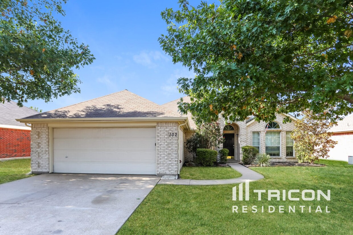 Primary Photo - 102 Chesterfield Cir