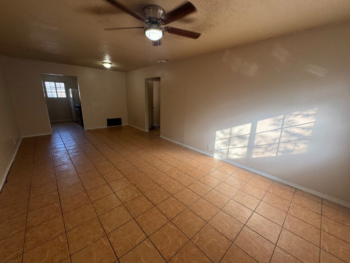 Fouplex unit ready to move in in Castle Hill! - Fouplex unit ready to move in in Castle Hill!