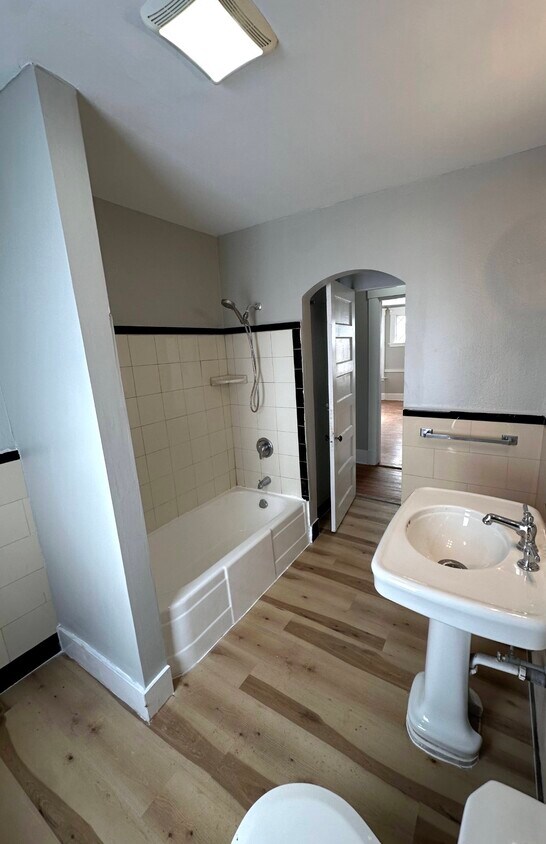 Bathroom - 396 Whalley Ave