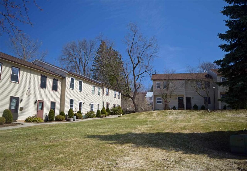 Primary Photo - 10 Cherry Tree Ct