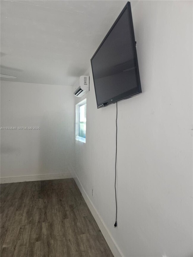 Foto del edificio - 7817 Fairway Blvd