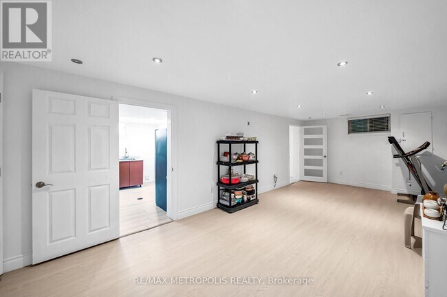 Building Photo - 834 Sanok Dr