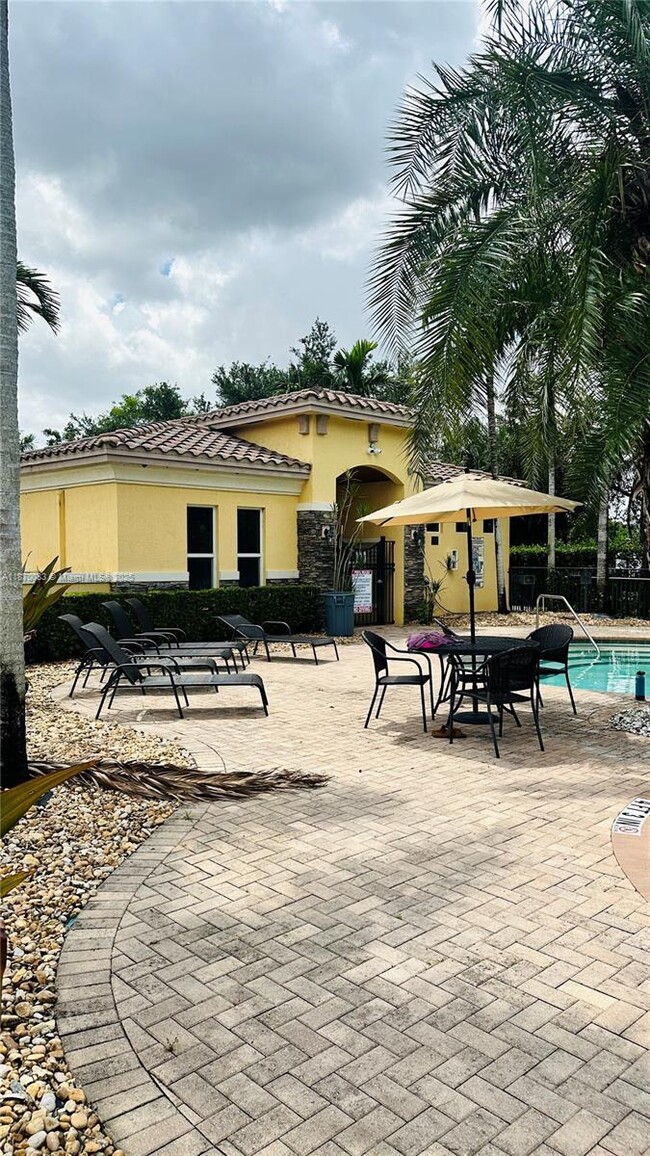 Foto del edificio - 5217 SW 78th Terrace