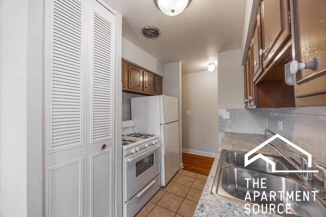 Building Photo - 6011 N Winthrop Ave