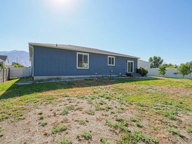 Foto del edificio - 3 Bedroom, 2 Bathroom Provo Home