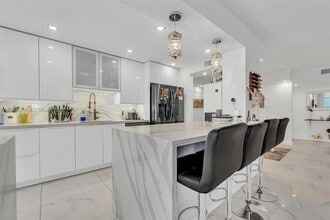 Building Photo - 18071 Biscayne Blvd