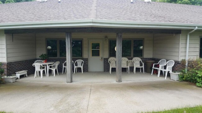 Foto del edificio - 106 1st St NE Apt #12, DeSmet SD 57231