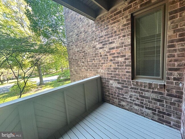 Building Photo - 1705 Mountainview Dr