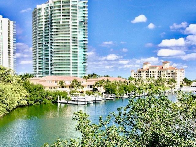 Building Photo - 19999 E Country Club Dr
