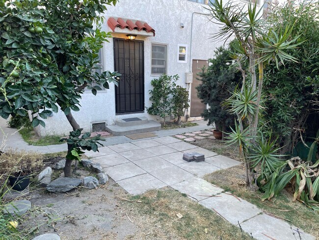 Entry is from gated, private yard - 367 Junipero Ave