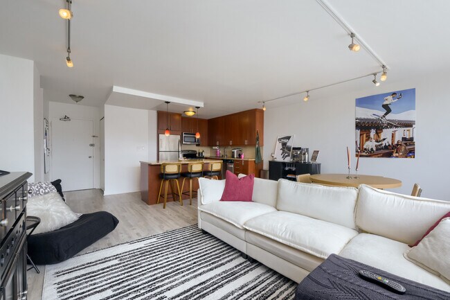 Foto del edificio - 1460 N Sandburg Terrace