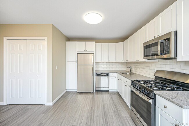 Foto del edificio - 463-465 E Main St