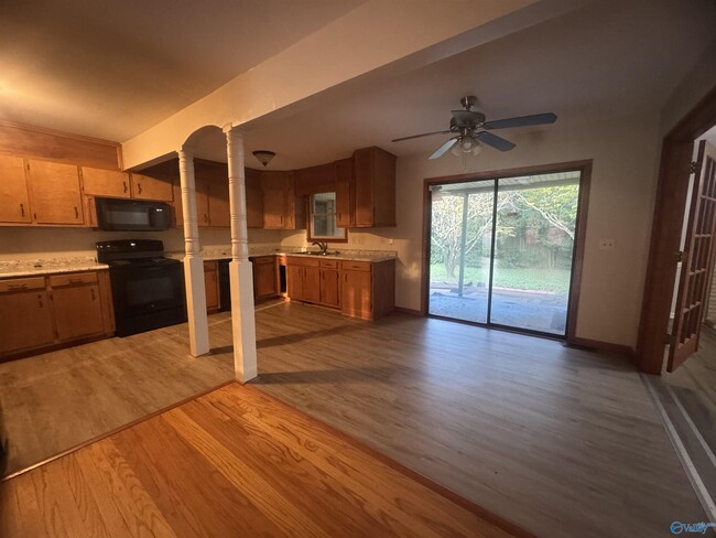 Building Photo - 3009 Fairacres Rd SW