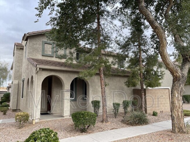 Building Photo - 10138 E Isleta Ave