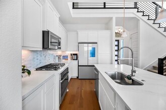 Building Photo - 303 Cartwheel Bend