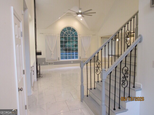 Building Photo - 115 Sutton Ct