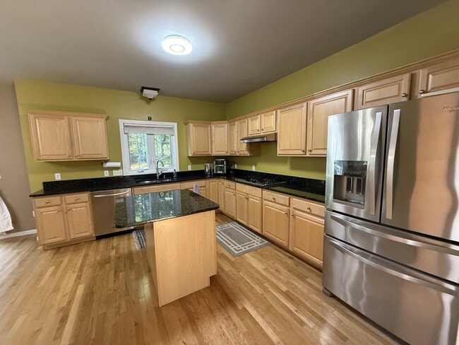 Building Photo - 5 Equestrian Ln