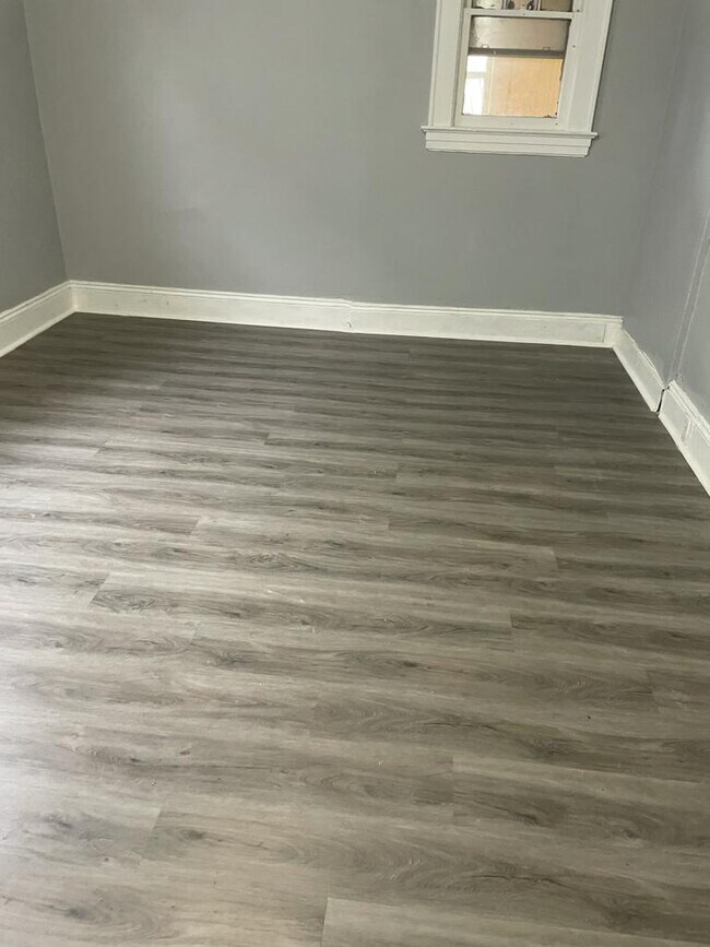 Building Photo - 1032 Olive St