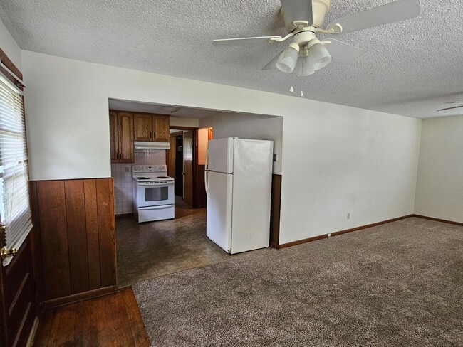 Foto del edificio - Single Family Home - 3BR-1BA - New Haven MO 63068