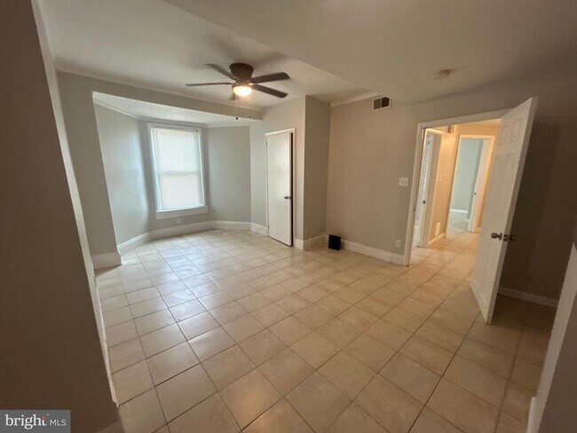 Building Photo - 531 Brinton St