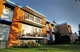 Building Photo - Blue Haven