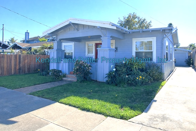 Building Photo - Bright 2BR/1BA Santa Cruz Home with Enclosed Yard & Sunroom!