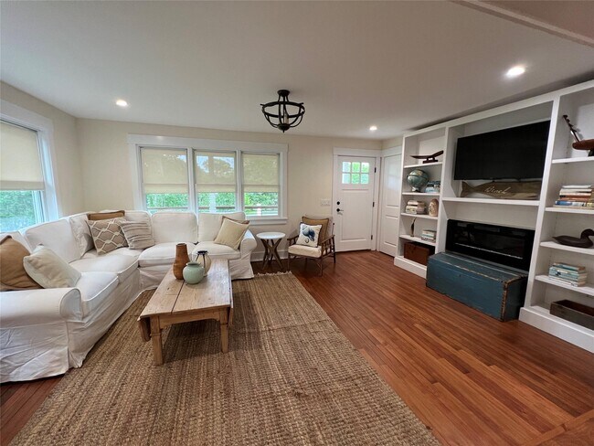 Foto del edificio - 7 Halsey Ave