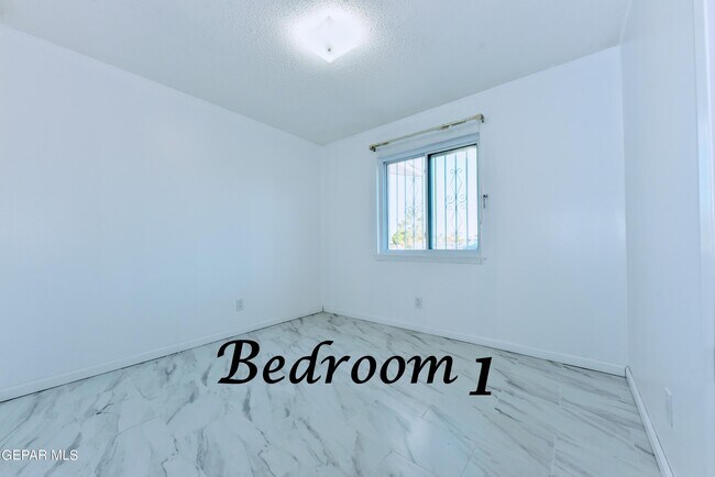 Foto del edificio - 4909 Winthrop Dr