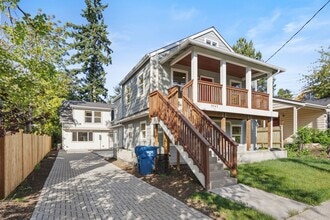 Building Photo - 9547 Wallingford Ave N