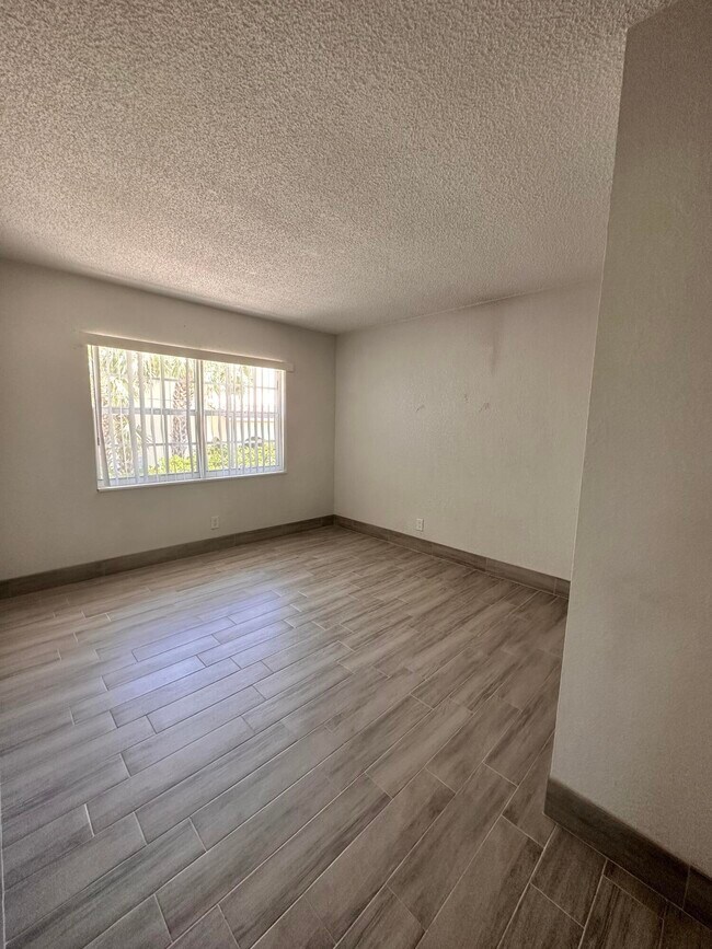 Foto del edificio - 337 Kenilworth Blvd