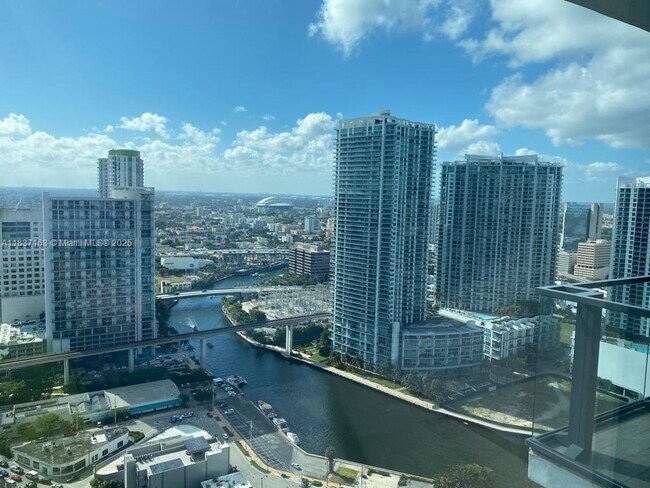 Foto del edificio - 68 SE 6th St