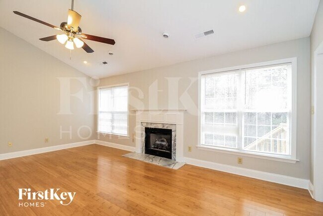 Building Photo - 365 Craver Pointe Dr