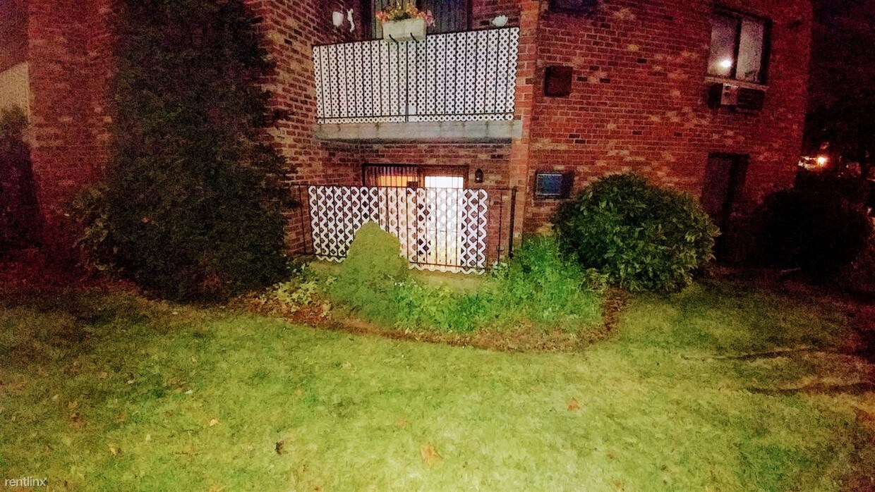 5745 74th St Middle Village Ny Condo For Rent In Middle Village Ny Apartments Com
