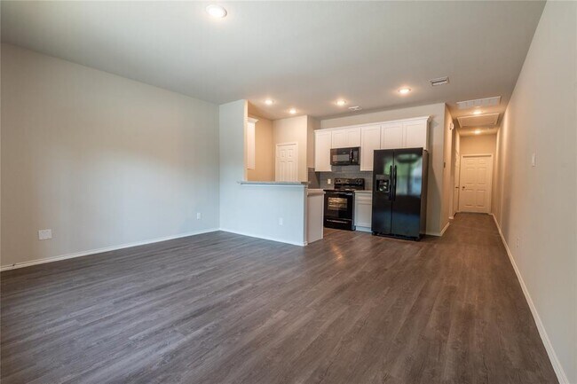 Building Photo - 310 S 12th St