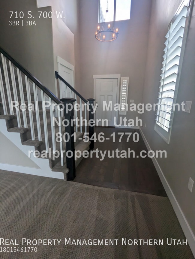 Building Photo - 710 700 W