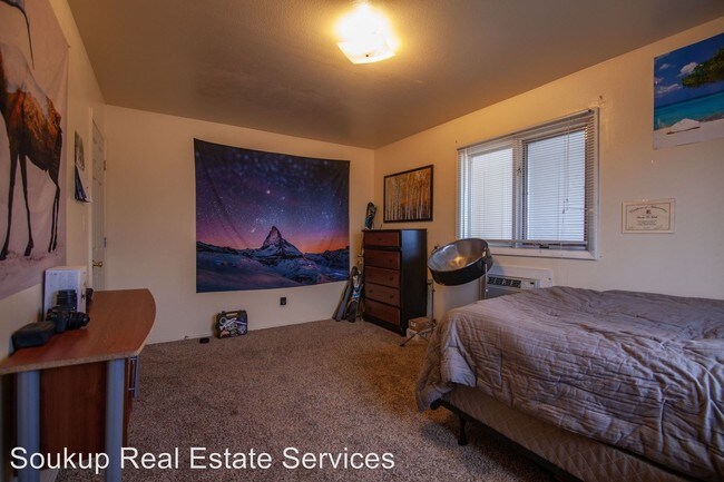 Building Photo - 1701-1703 Azalea Dr