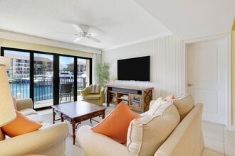 Building Photo - 1301 Seafarer Cir