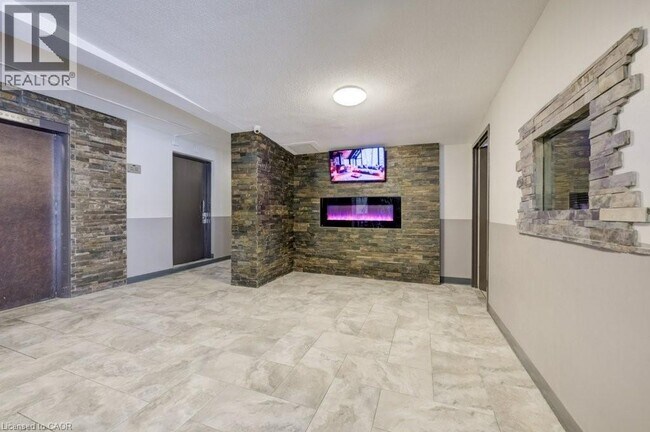 Photo du bâtiment - 80 King Edward Ave