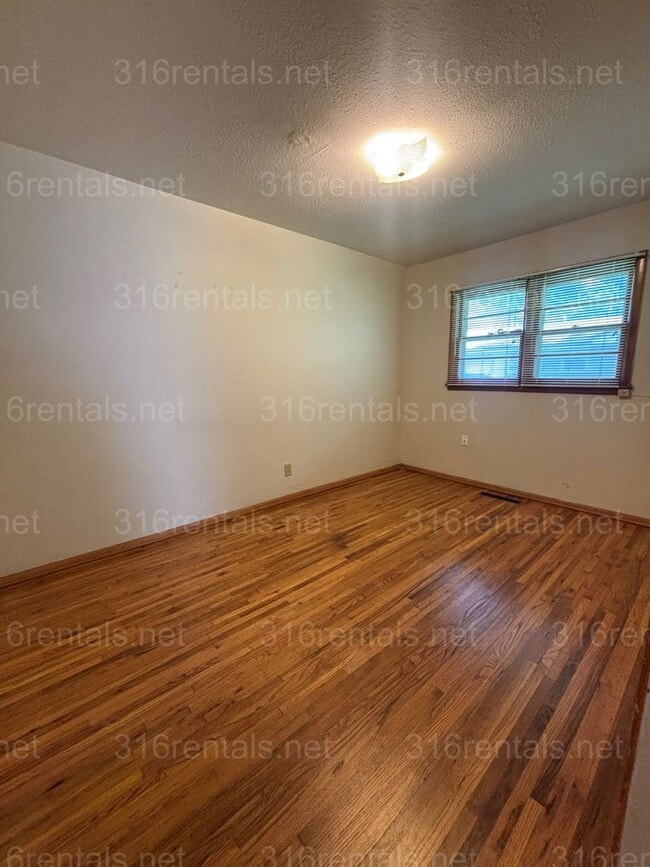 Building Photo - 1704 Lawndale Ave