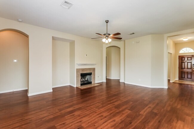 Building Photo - 4015 Ashview Ln