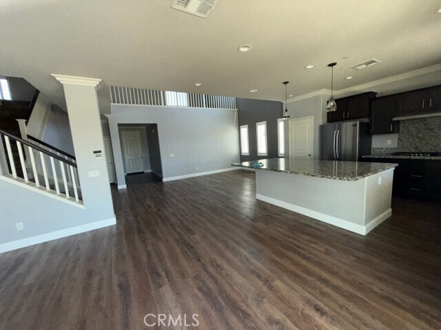 Building Photo - 30545 Green Vista Dr
