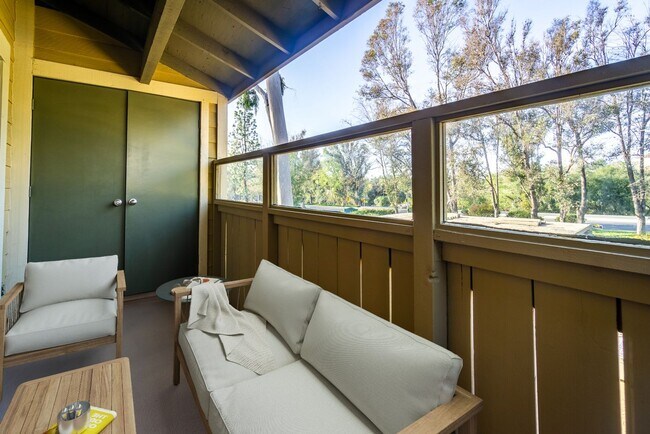 Interior Photo - River Oaks Apartments